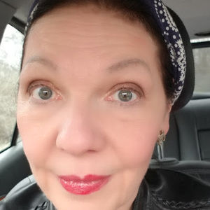 Meet your Posher, Deborah